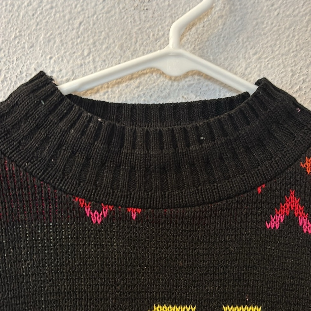 Colorful Geometric Pattern Sweater - Picture 3 of 5